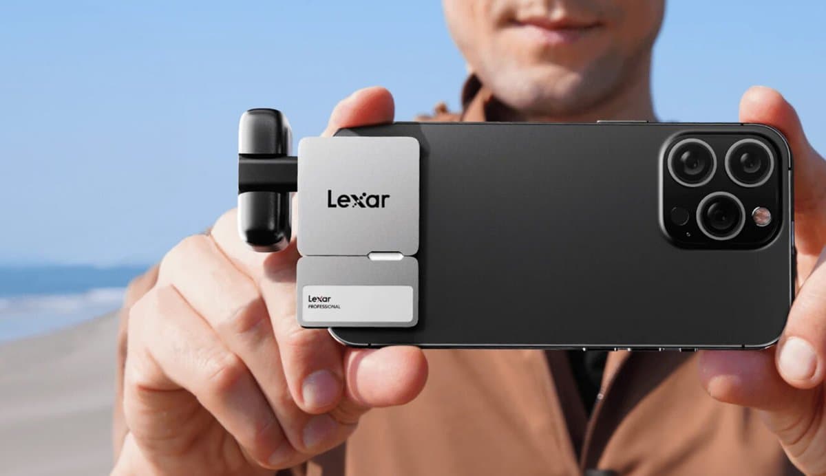 Lexar Professional Go SSD with built-in USB hub and multiple device connections